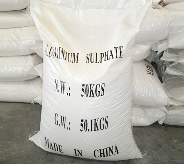Bulk supplier of Non-Ferric Aluminium Sulfate Powder 17% (iron-free alum) for drinking water, paper & cosmetics. Fast-dissolving, high-purity coagulant for quality-critical applications.